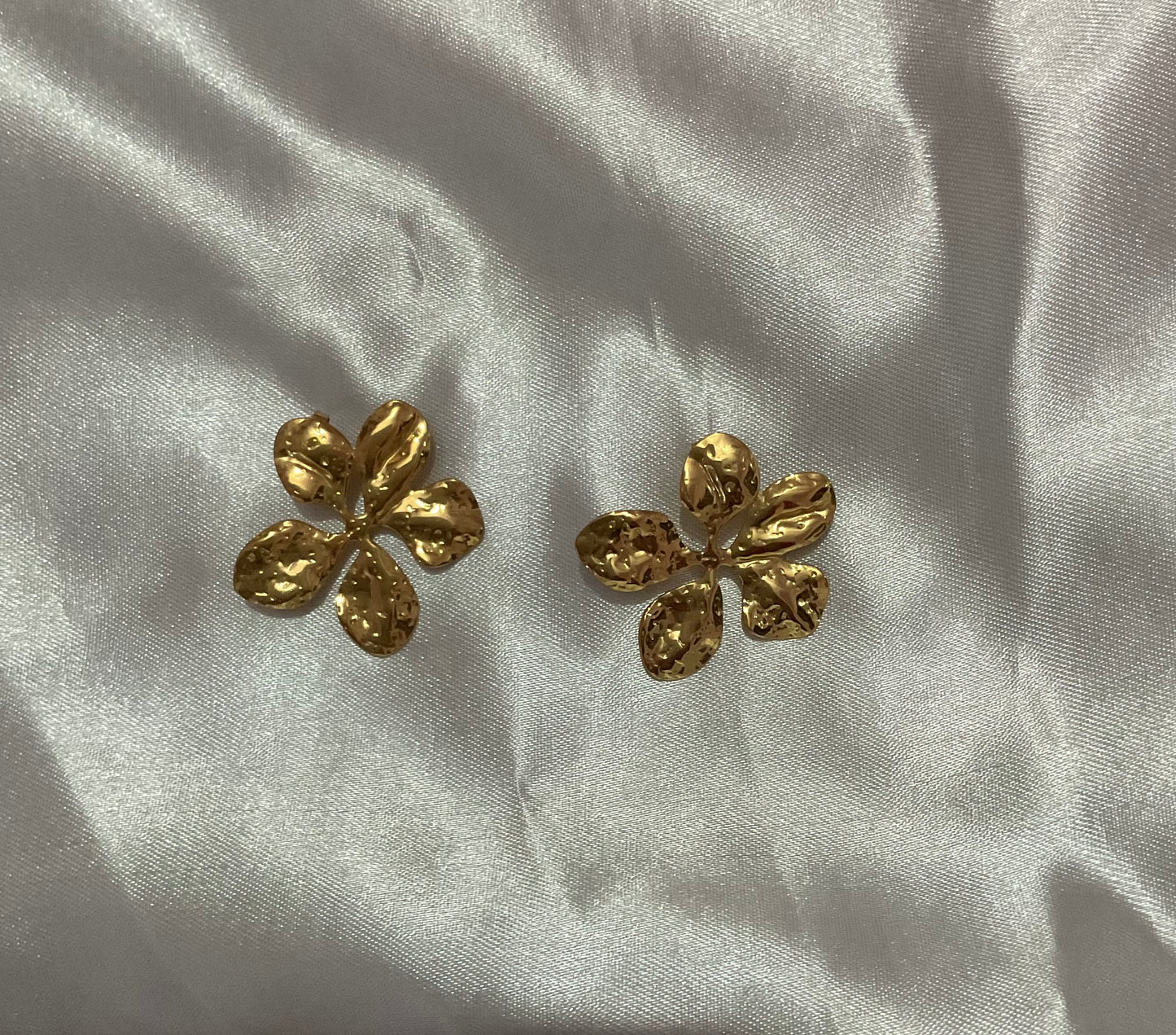 Hammered Blossom Stud Earrings -18K Gold Plated