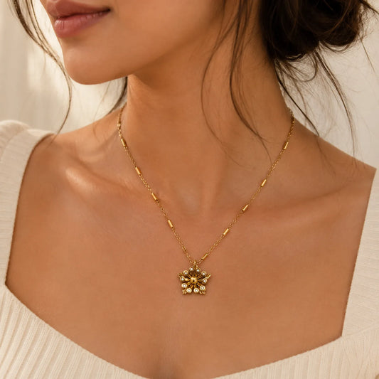 Vintage Minimal Floral Charm Necklace
