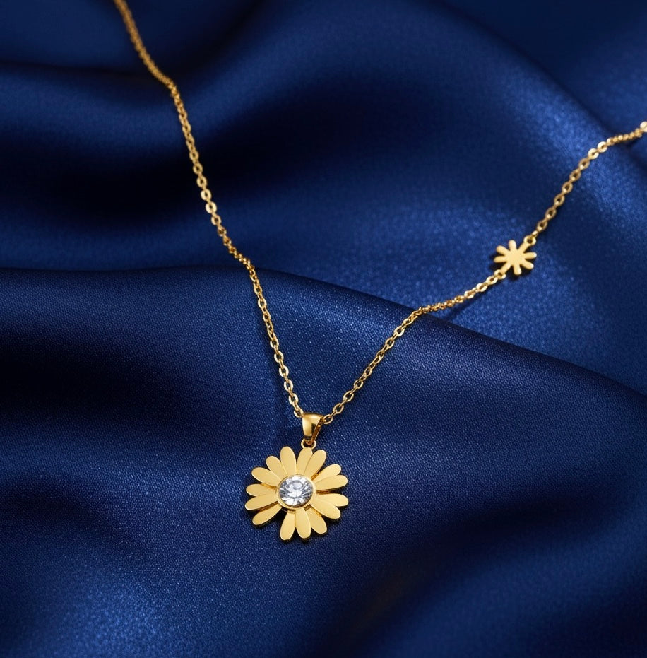 Daisy Dewdrop Necklace -18K Gold Plated