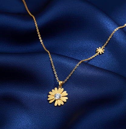 Daisy Dewdrop Necklace -18K Gold Plated