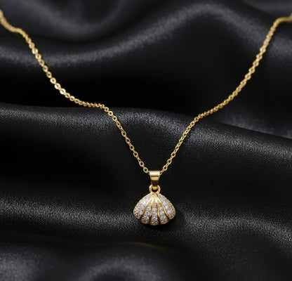 Secret Pearl Shell Pendant Necklace -18K Gold Plated