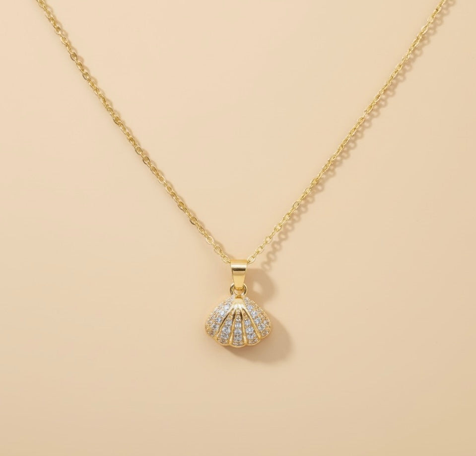 Secret Pearl Shell Pendant Necklace -18K Gold Plated