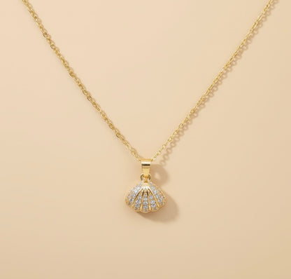 Secret Pearl Shell Pendant Necklace -18K Gold Plated
