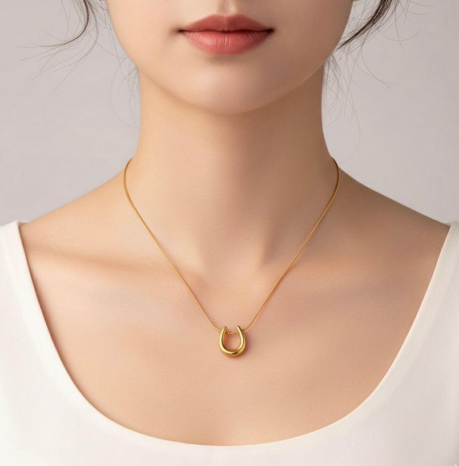 U-Shape Glow Chain Pendant Necklace -18K Gold Plated