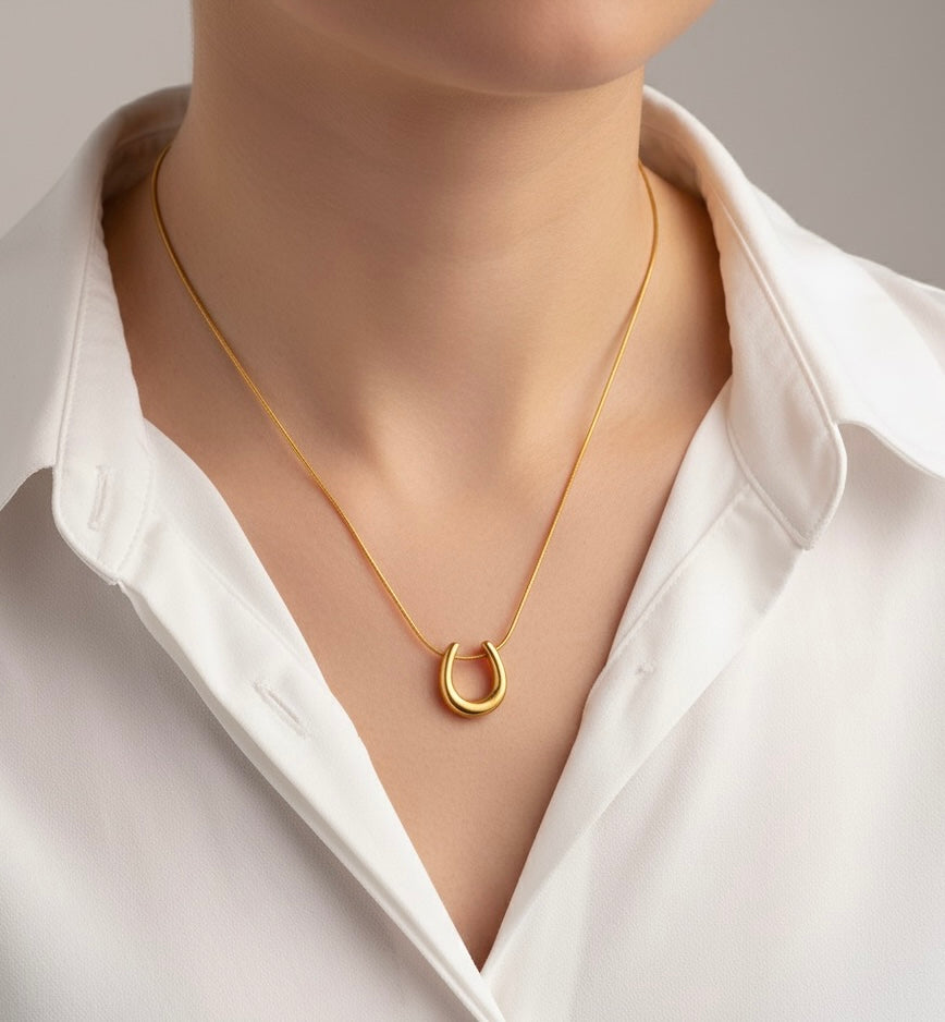 U-Shape Glow Chain Pendant Necklace -18K Gold Plated