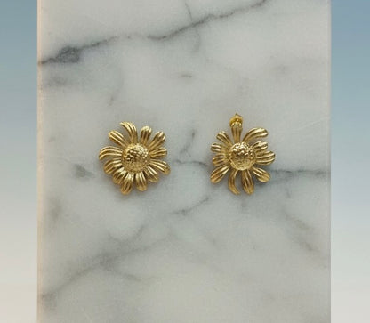 Daisy stud earring -18K Gold Plated