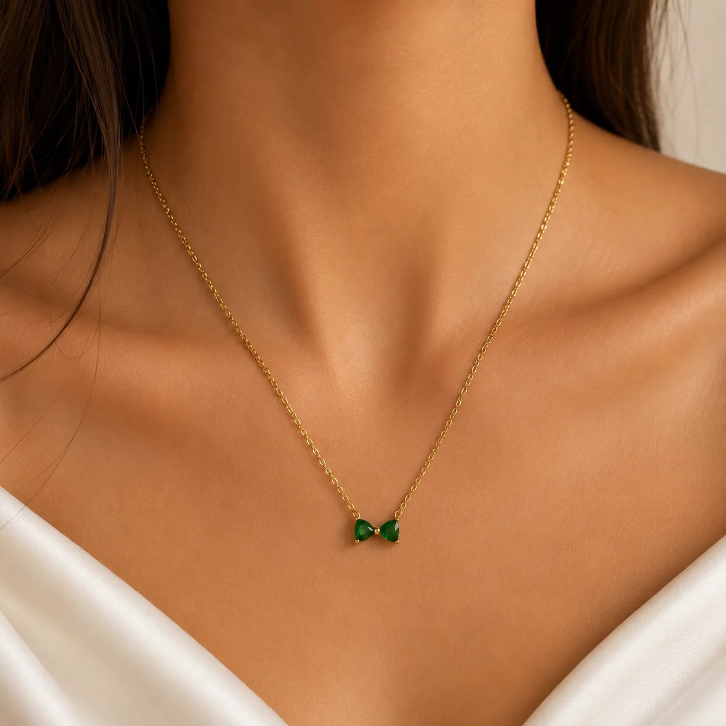Minimal Emerald Bow Necklace