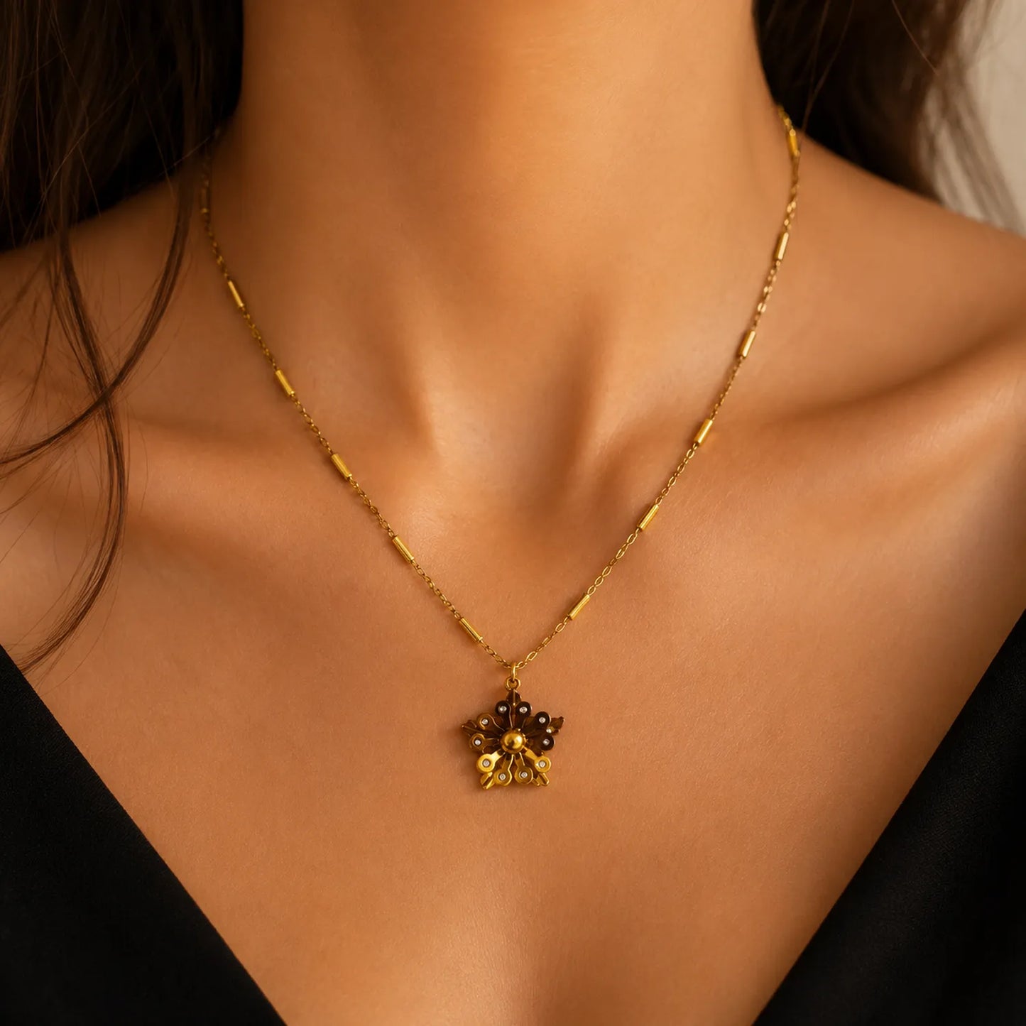 Vintage Minimal Floral Charm Necklace