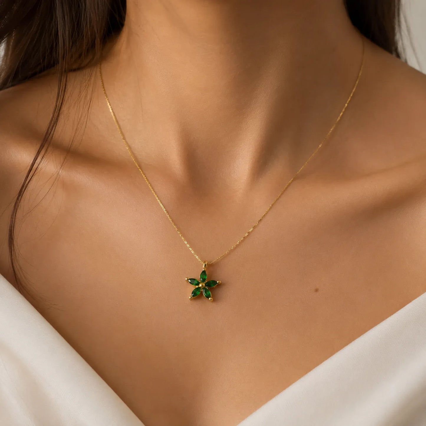 Emerald Star Pendant Necklace | 18K Gold Plated