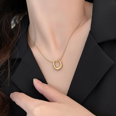 U-Shape Glow Chain Pendant Necklace
