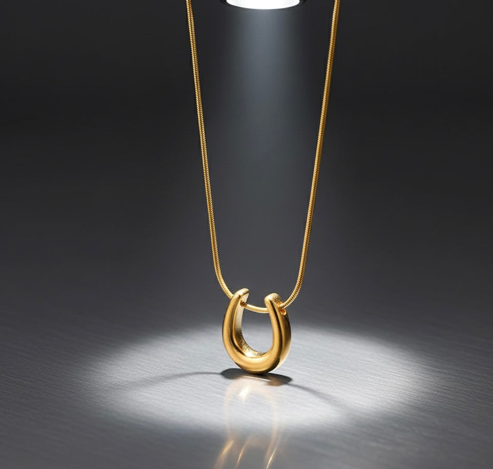 U-Shape Glow Chain Pendant Necklace -18K Gold Plated