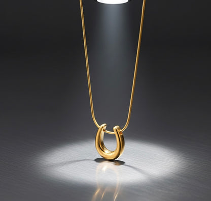 U-Shape Glow Chain Pendant Necklace -18K Gold Plated